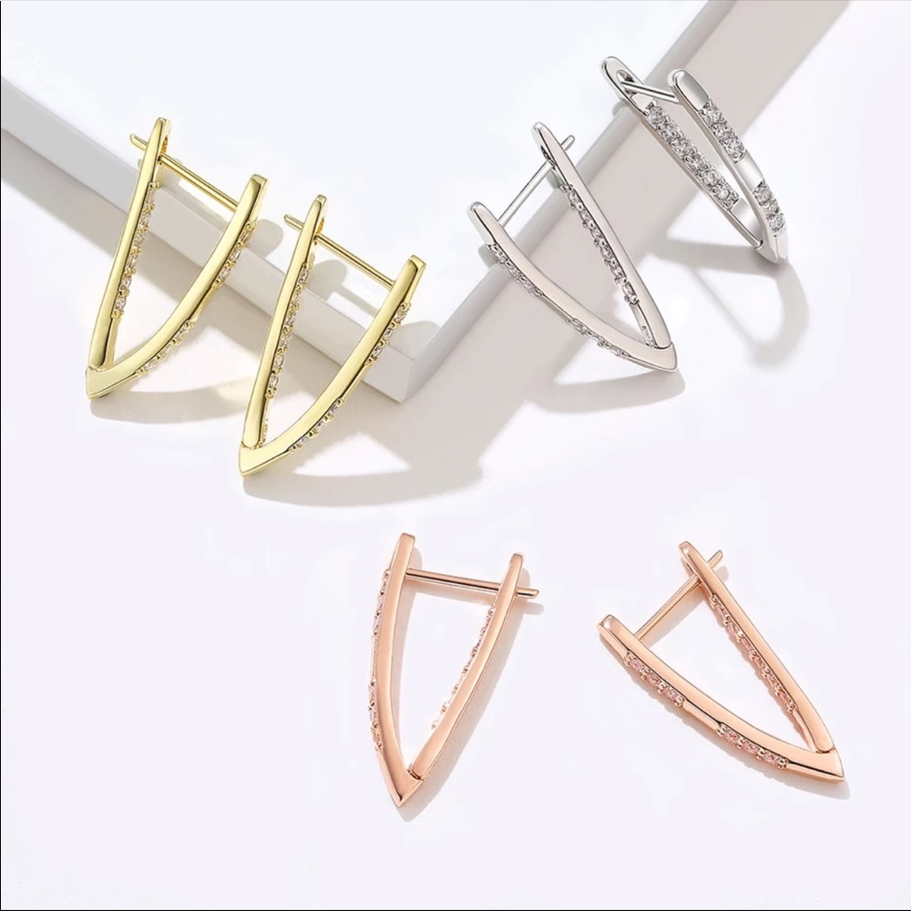 New V-Shape Rose Gold Diamond Hoop Earrings - Picture 2 of 3